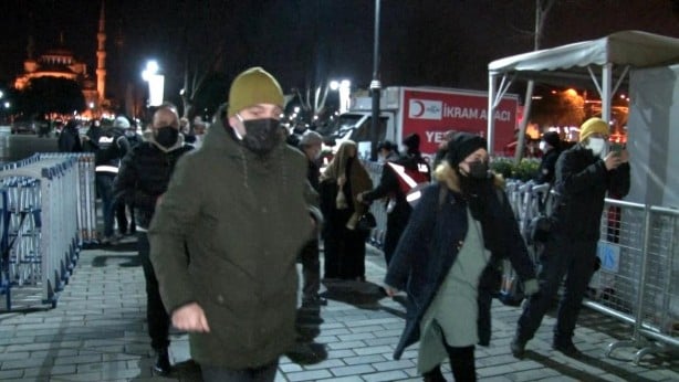 Foto - Ayasofya yılın ilk sabah namazında doldu taştı