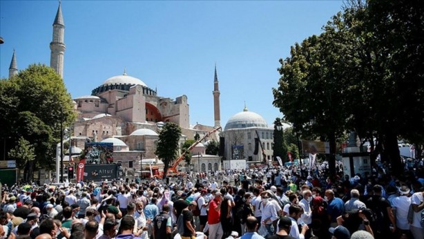 Ayasofya'da bir ilk! Cumayı Filistinli Bakan kıldıracak