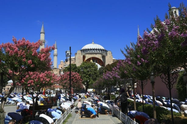 Foto - Ayasofya'da ikinci cuma coşkusu