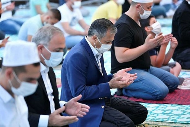 Ayasofya'da ikinci sabah namazı