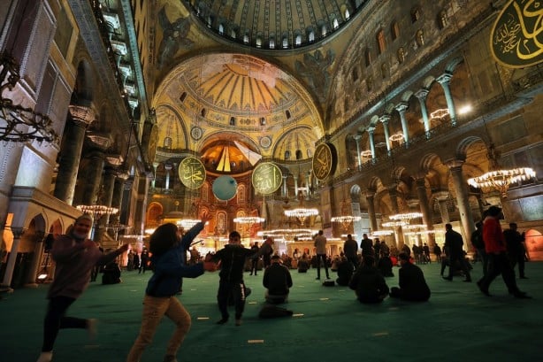 Foto - Ayasofya'da Miraç gecesi idrak edildi