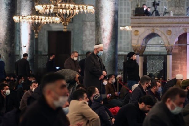 Foto - Ayasofya'da Miraç gecesi idrak edildi