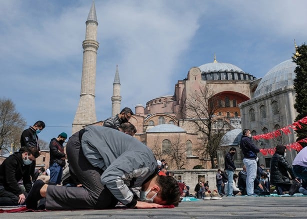 Foto - Ayasofya'da Ramazan-ı Şerif'in ilk cuması eda edildi