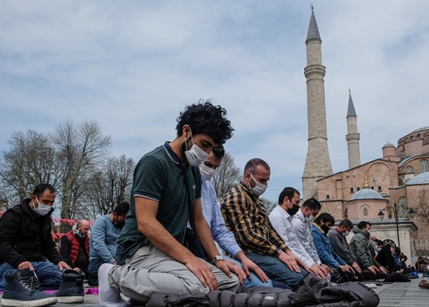 Foto - Ayasofya'da Ramazan-ı Şerif'in ilk cuması eda edildi