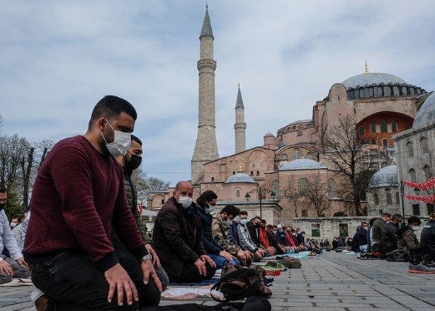 Foto - Ayasofya'da Ramazan-ı Şerif'in ilk cuması eda edildi