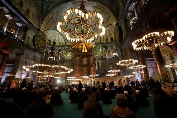Foto - Ayasofya'da yıllar sonra Regaip Kandili çoşkusu