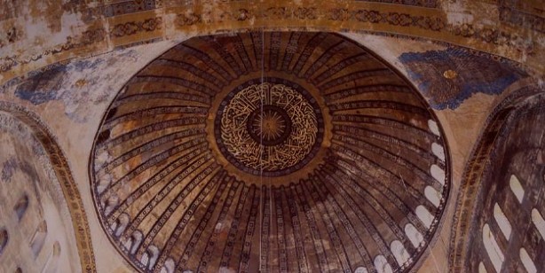 Foto - Ayasofya’nın içindeki resimler namaz kılmaya engel mi?