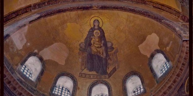 Foto - Ayasofya’nın içindeki resimler namaz kılmaya engel mi?