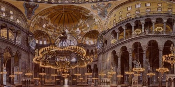 Foto - Ayasofya’nın içindeki resimler namaz kılmaya engel mi?