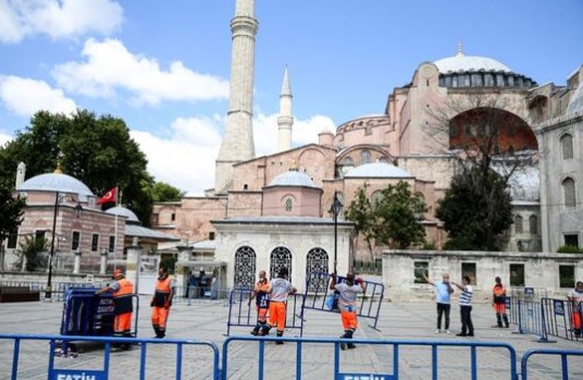 Foto - Ayasofya'nın önünde dikkat çeken hareketlilik