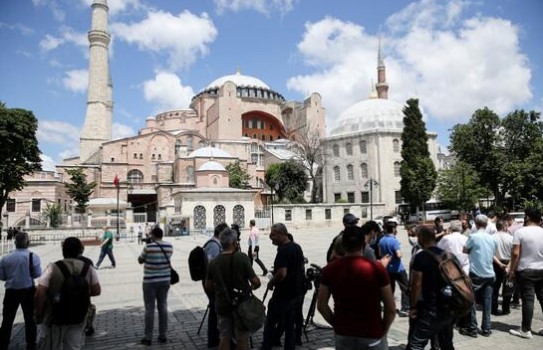 Foto - Ayasofya'nın önünde dikkat çeken hareketlilik