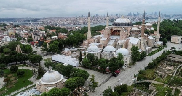 Foto - Ayasofya'yı kim müzeye çevirdi?