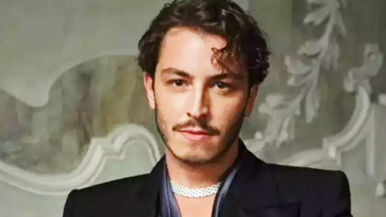 Foto - Aybüke Pusat Teşkilat'tan giderken yanına takılanlar da oldu! Ülke düşmanları teker teker...