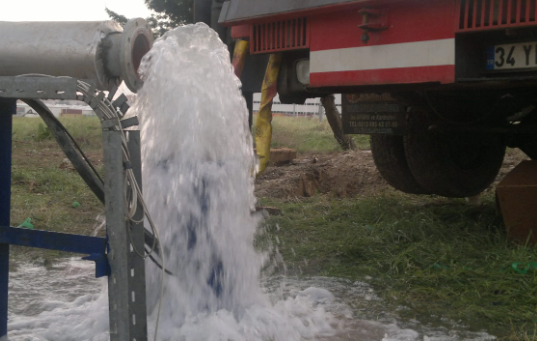 Foto - Ayder Yaylası'nda tarihi keşif! Yerin altından bir anda fışkırmaya başladı, dakikada 1200 litre çıkıyor