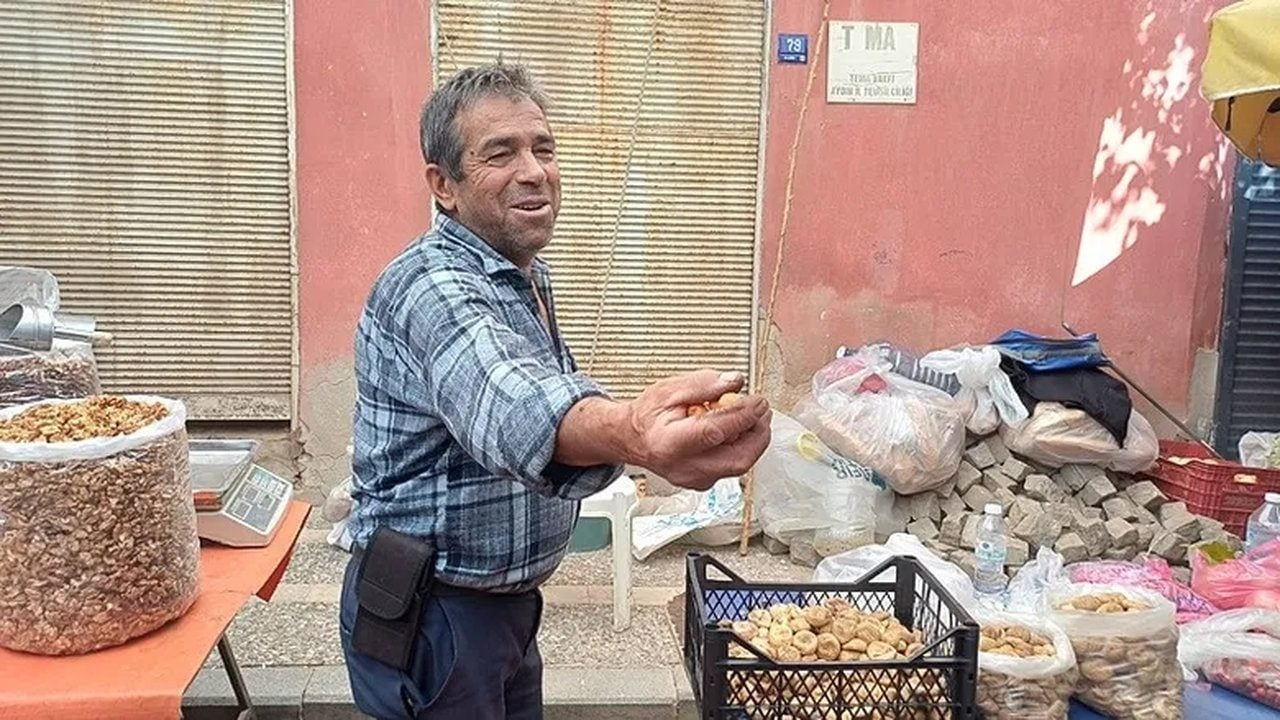 Aydın dağlarındaki gizli şifa deposu tezgaha indi: Pazarda kuyruklar oluştu, kilosu 150 TL’den kapışılıyor