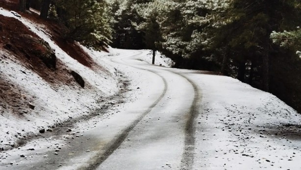 Foto - Aydın'a yılın ilk karı düştü! Görüntüler hayran bıraktırdı