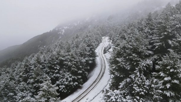 Aydın'a yılın ilk karı düştü! Görüntüler hayran bıraktırdı