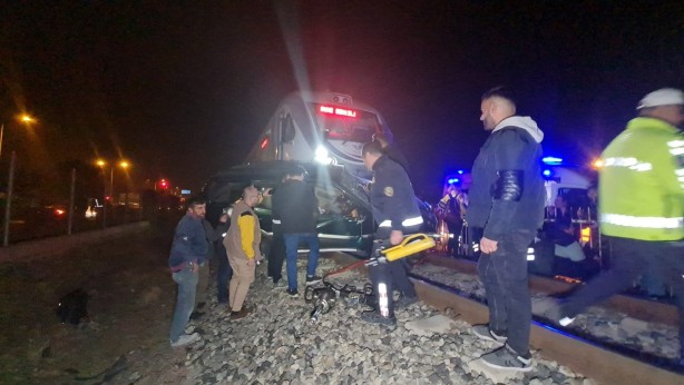 Foto - Aydın’da trenin de karıştığı feci kaza