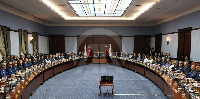 Foto - Ayette tarif edilen kadın, hayatta hak ettiği yeri bulmalı! Murat Alan yazdı: Kadının elinden annelik alındı