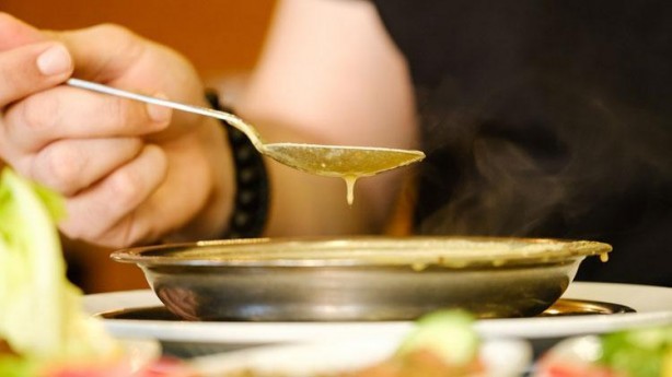 Ayıla bayıla kaşık kaşık içiyoruz ama tütün kadar zehirli! Ağzınıza bile sürmeyin: Kalp damarlarını tıkıyor