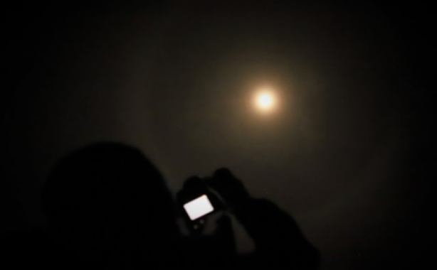 Foto - Ayın etrafında daire görenler telefona sarıldı! Meteoroloji'den açıklama yapıldı