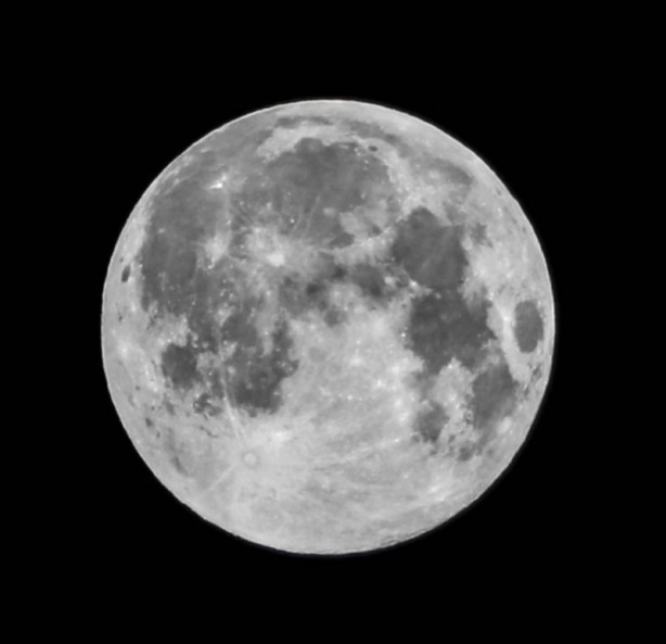 Foto - Ay'ın gerçek yaşı ortaya çıktı! 