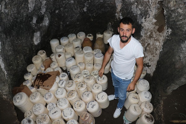 Foto - Aylarca burada saklıyorlar! Binlerce yıllık mağara bakın ne için kullanılıyor