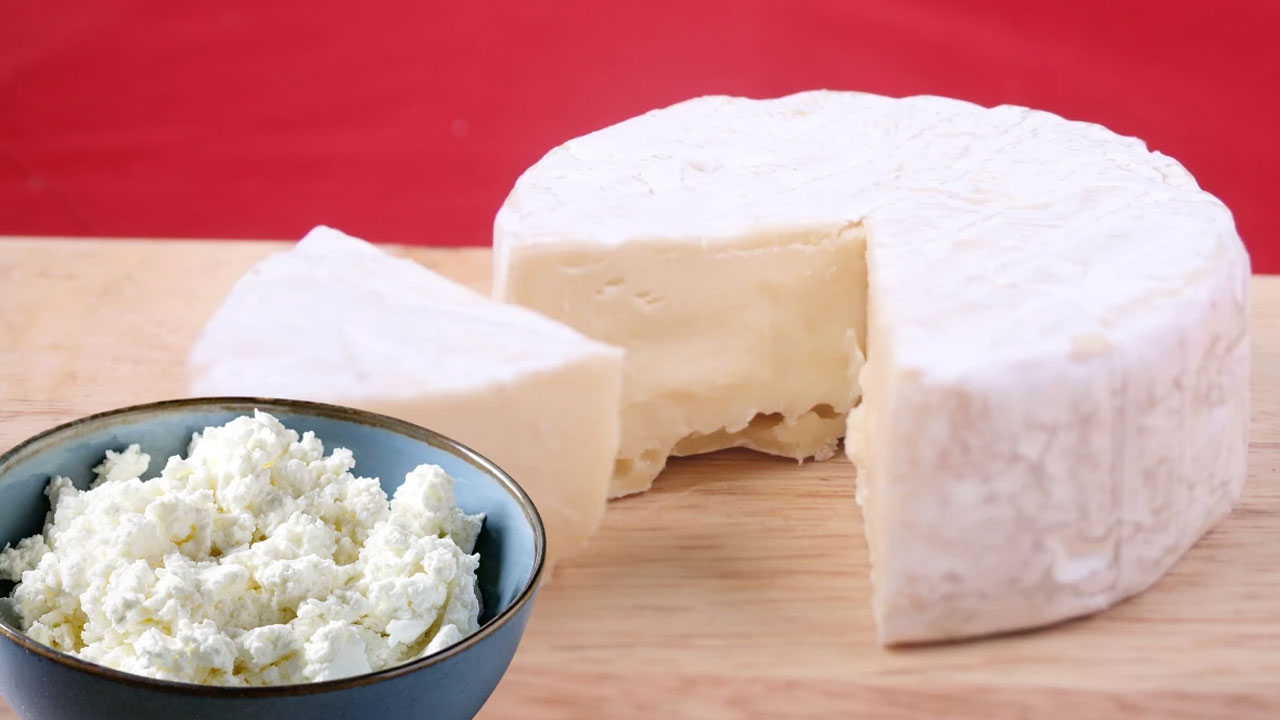 Aylarca kokmadan kalacak! İşte peynirin küflenmeden kalabilmesinin kolay yolu