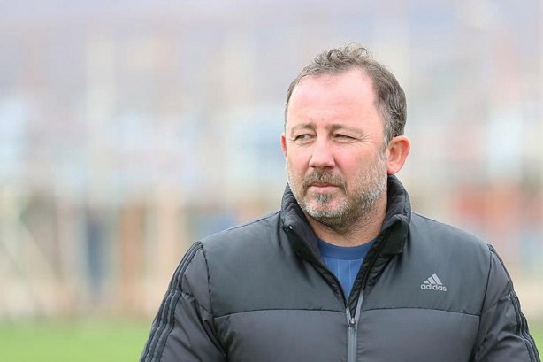 Foto - Aylardır takım çalıştırmıyordu! Sergen Yalçın bakın nerede ortaya çıktı! Gerçekten büyük rezalet 