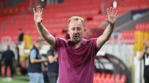 Foto - Aylardır takım çalıştırmıyordu! Sergen Yalçın bakın nerede ortaya çıktı! Gerçekten büyük rezalet 