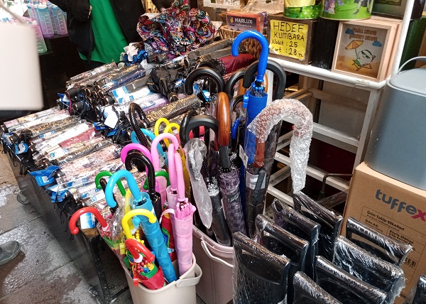 Foto - Aylardır tezgahlarda duruyordu! Yağmur yağdı talep arttı