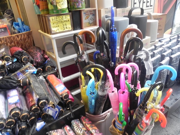 Foto - Aylardır tezgahlarda duruyordu! Yağmur yağdı talep arttı