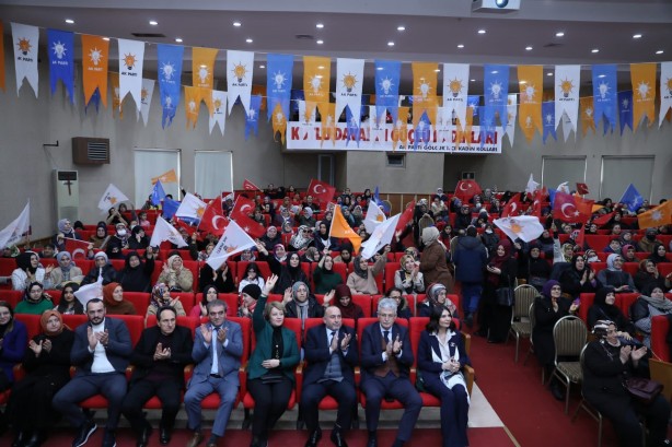 Aynı gün aynı anda! AK Parti'ye dev katılım