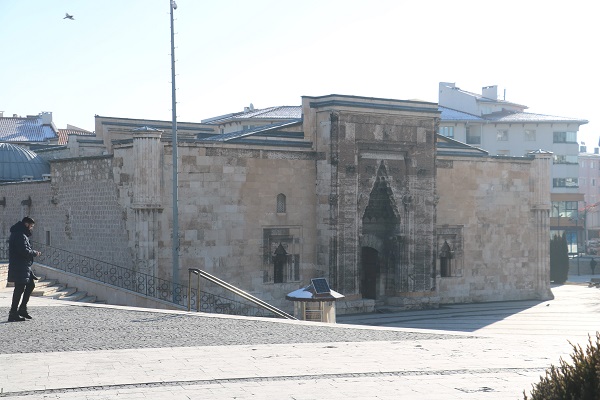 Foto - Aynı şehirde bir taraf kış bir taraf bahar