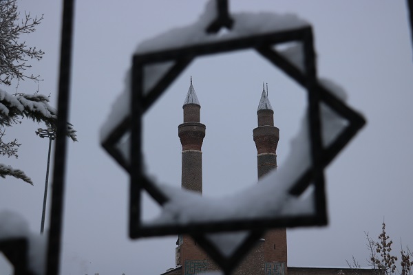 Foto - Aynı şehirde bir taraf kış bir taraf bahar
