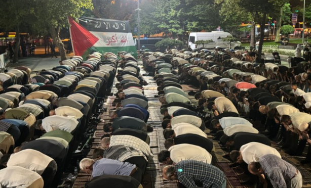 Foto - Ayşenur Eygi'nin kanı zalimleri boğacak! Saraçhane'de Gazze dayanışması sürüyor