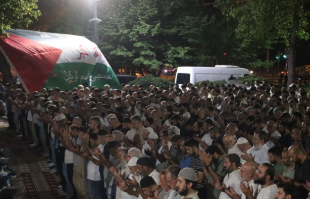 Foto - Ayşenur Eygi'nin kanı zalimleri boğacak! Saraçhane'de Gazze dayanışması sürüyor