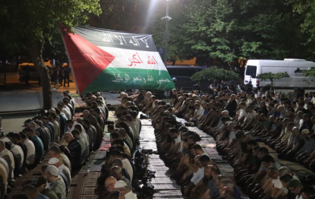 Foto - Ayşenur Eygi'nin kanı zalimleri boğacak! Saraçhane'de Gazze dayanışması sürüyor