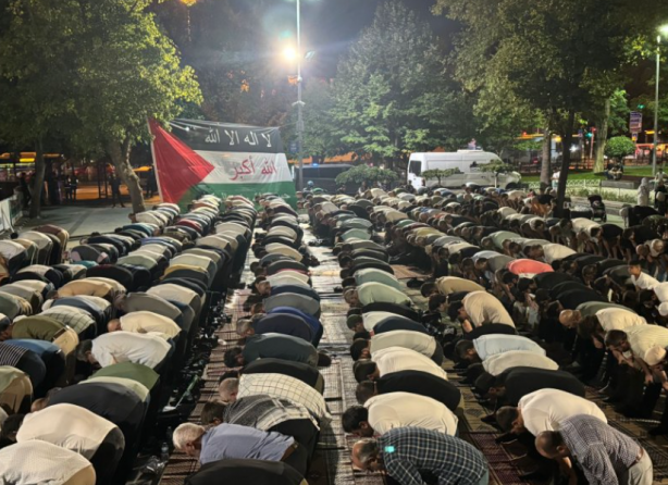 Foto - Ayşenur Eygi'nin kanı zalimleri boğacak! Saraçhane'de Gazze dayanışması sürüyor