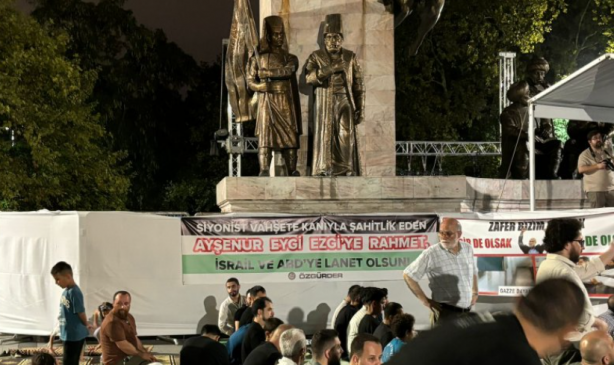 Foto - Ayşenur Eygi'nin kanı zalimleri boğacak! Saraçhane'de Gazze dayanışması sürüyor