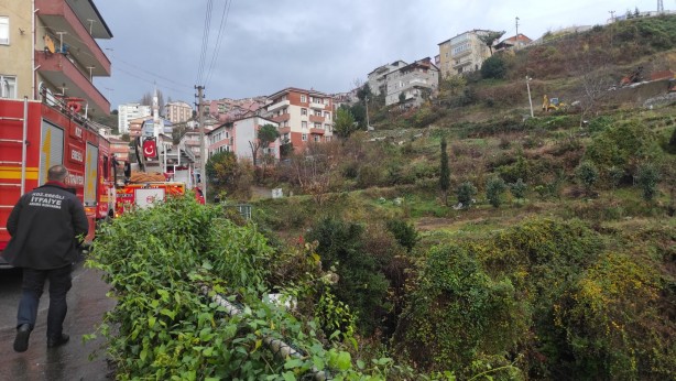 Foto - Ayyaş itfaiye, polis ve sağlık ekiplerini alarma geçirdi