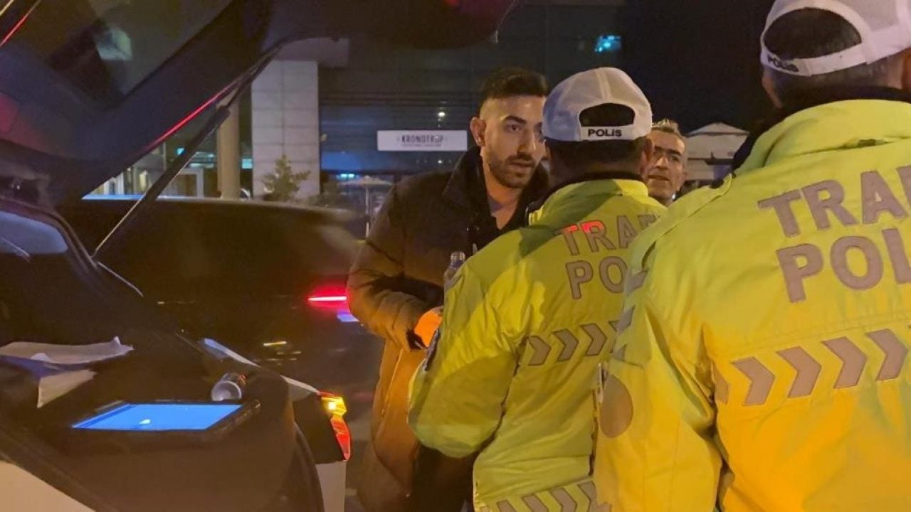 Ayyaş sürücü ‘Teşkilat mısınız’ diye sordu! Polisten anlamlı cevap geldi 