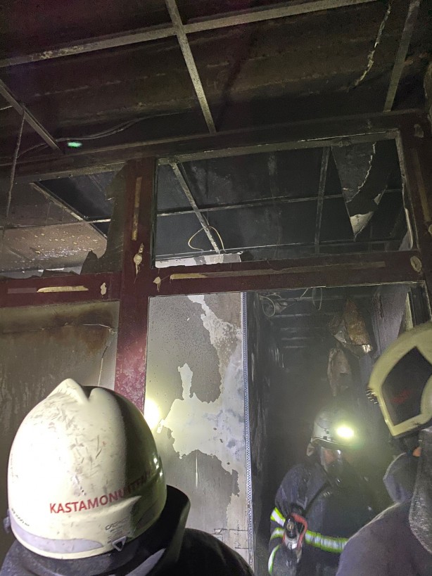 Foto - Ayyaş terörü! Otobüse alınmadı dehşet saçtı