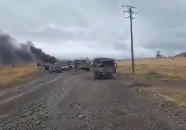 Foto - Azerbaycan-Ermenistan cephe hattında yer yerinden oynadı! Görüntüler servis edildi