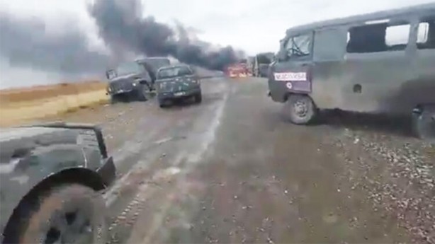 Foto - Azerbaycan-Ermenistan cephe hattında yer yerinden oynadı! Görüntüler servis edildi