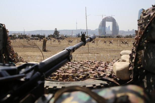 Foto - Azerbaycan Karabağ'da ele geçirdiği Ermenistan silahlarını müzede sergiliyor
