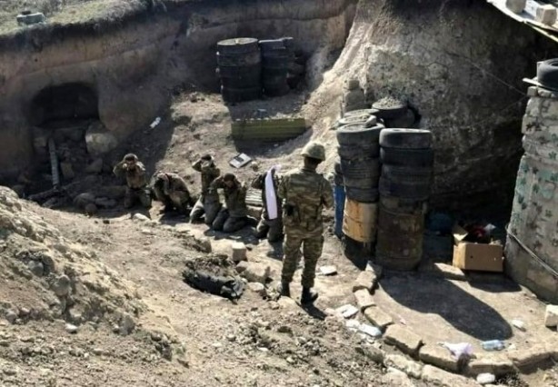 Foto - Azerbaycan ordusu durdurulamıyor! Ermeni askerler esir alındı
