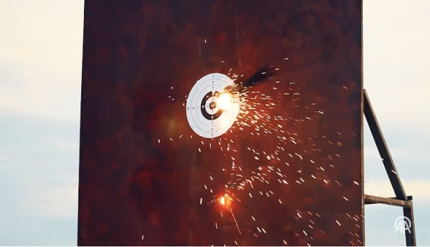 Foto - Azerbaycan, Türkiye'nin yerli lazer silahı ALKA'ya rakip oldu! Dünyaya ilk kez gösterdiler