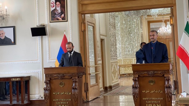 Foto - Azerbaycan ve Türkiye'yi tehdit eden İran'a şok! Bir ülke resmen kapattı