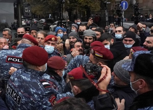 Foto - Azerbaycan Zafer Günü’nü kutlarken Ermenistan’da ortalık fena karıştı